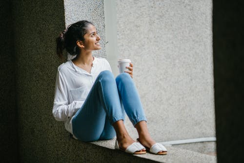 成年女性经期多少天正常？