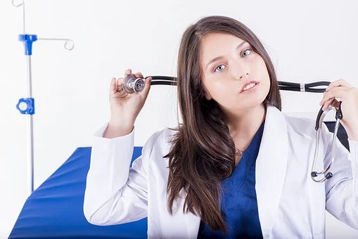 为什么B型超声检查上腹部脏器(肝、胆、脾、胰腺、双肾)时需要空腹?